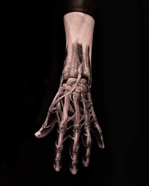 Bone Hand Tattoo, Herren Hand Tattoos, Koi Tattoo Sleeve, Anatomy Tattoo, Pagan Tattoo, Tattoos Hand, Skull Hand Tattoo, Create A Tattoo, Samurai Tattoo Design