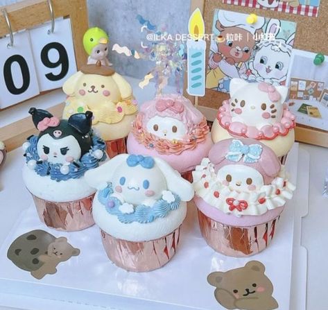 Sanrio Cupcakes Aesthetic, Sanrio Cupcakes Ideas, Sanrio Party Food, Cup Cake Ultah, Sanrio Birthday Ideas, Sanrio Bday Party, Sanrio Cake Ideas, Sanrio Treats, Sanrio Baking