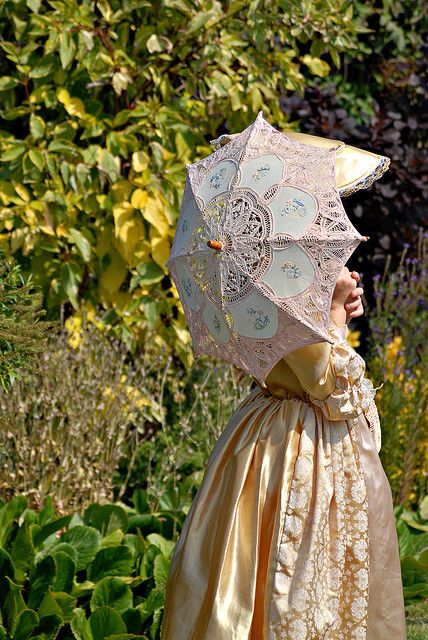 Our must-have fashion accessory from the #Victorian era? A gorgeous parasol, hands down! Victorian Girl - Havenstreet Victorian Weekend by John C Williams, via Flickr Parasol Aesthetic Vintage, Victorian Era Umbrella, 1800s Umbrella, Parasol Umbrella Aesthetic, 1800s Vibe, Victorian Era Accessories, Parasol Aesthetic, Victorian Umbrella, Victorian Parasol