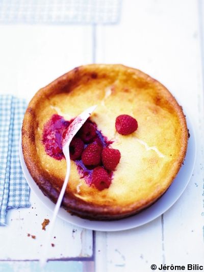 Recette Gâteau au fromage blanc   : Pour la pâte : préchauffez le four à th. 6/ 180°. Mettez la farine, la levure, le sucre, le sel et le beurre dans le bo... Dessert, Pie, Dessert Express, Dessert Leger, Fruit Desserts, Camembert Cheese, Healthy Breakfast, Cheesecake, Food And Drink