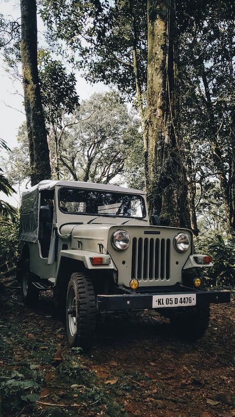 Alan george - Photography Mahindra Major Jeep, Jeep Aesthetic, Mahindra Jeep, Morning Snap, Automobile Photography, Indian Cars, Photography Reference, Jaali Design, Jeep Photos