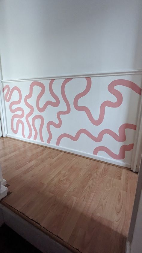 Squiggly Line Wall Art, Squiggly Line Wall Mural, Squiggly Line Wall Paint, Squiggle Wall Mural Diy, Squiggle Line Wall, Wall Squiggle Design, Wavy Line Wall Mural, Squiggle Line Wall Paint, Squiggle On Wall