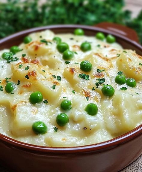 Creamed Potatoes and Peas | Homemade Recipes White Beans And Potatoes, Creamed Peas And New Potatoes, Creamed Potatoes And Peas Recipe, Cream Potatoes And Peas, Peas And Potatoes In Cream Sauce, Cream Peas And Potatoes, Potato And Peas Recipes, Creamy Sweet Potatoes, Creamed Potatoes Recipe