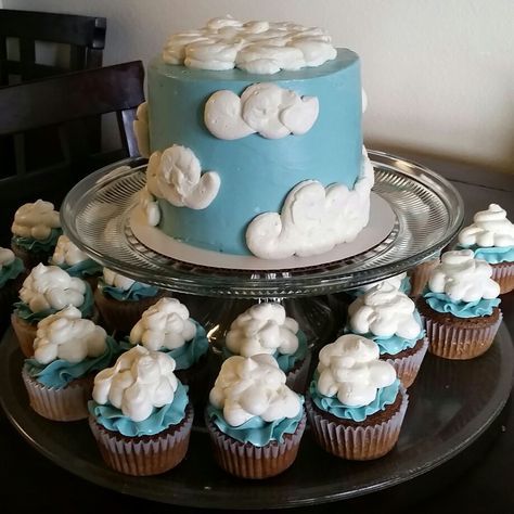 Cloud Cake and Cupcakes Cloud 9 Birthday Cake Ideas, Cloud Cupcake Cake, Cloud Cupcakes Ideas, Cloud Cakes Ideas, Cloud 9 Cupcakes, Cloud Themed Cake, Cloud Cake Ideas, On Cloud 9 Cake, Cloud Nine Cake