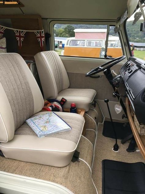 Campervan Interior Volkswagen, Diy Vw Bus, Volkswagen Bus Interior, Kombi Interior, Vintage Volkswagen Bus, Kombi Camper, Vw Bus Interior, Kombi Pick Up, Vw Bus T2