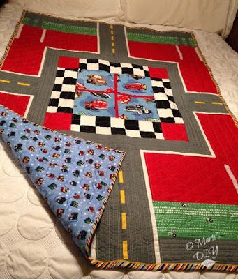 Race Track Quilt Pattern, Race Car Quilt, Hot Wheels Quilt, Lion Quilt, Christmas Rag Quilts, Car Play Mats, Car Quilt, Lighting Mcqueen, Disney Quilt