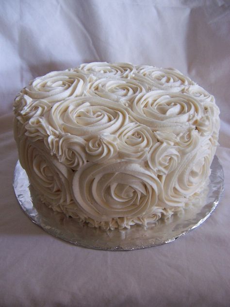 Rose Swirls  on Cake Central Diy Wedding Cake, Round Anniversary Cake, Small Round Wedding Cake, Wedding Cakes Ideas, Large Roses, Round Wedding Cakes, Yoghurt Cake, Rosette Cake, Small Wedding Cakes