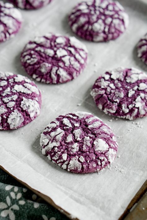 The Best Ube Crinkle Cookies - Mochi Mommy Ube Crinkles Cookies Recipe, Chill Cookie Dough, Christmas Cookie Board, Ube Crinkle Cookies, Ube Cookies, Ube Halaya Recipe, Ube Dessert Recipe, Ube Halaya, Purple Cookies