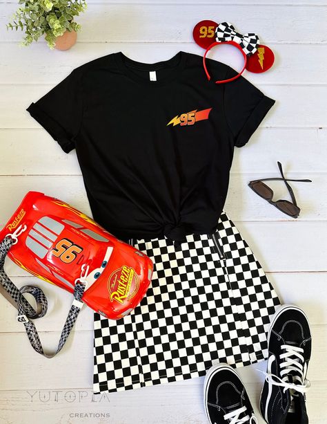 Oviedo, Disney Cars Themed Outfits, Lightning Mcqueen Family Costumes, Disney Halloween Outfits Family, Family Cars Costume, Pixar Cars Halloween Costumes, Disney Bounding Dresses, Disney Cars Inspired Outfits, Disneyland Cars Outfit