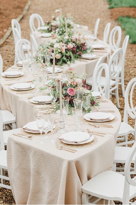 Wedding Serpentine Table, Serpentine Table Wedding Decor, Curvy Table Wedding, Curved Table Wedding, Serpentine Table Layout, Serpentine Tables Wedding, Round And Rectangle Tables Wedding, Serpentine Tables, Serpentine Table