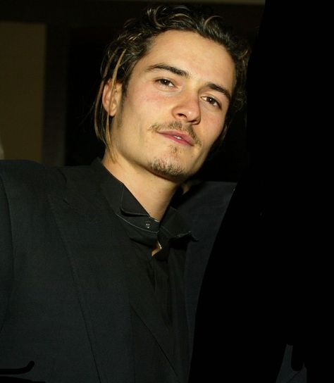 orlando bloom actor celebrity celebrities famous will turner legolas lotr potc hot men guy boy guys 2000s Orlando Bloom 90s, Orlando Bloom 2000s, Orlando Bloom Wallpaper, Celebrate Life Quotes, Orlando Bloom Legolas, 90s Boys, Celebrity Style Icons, The Wedding Singer, Celebrity Halloween Costumes