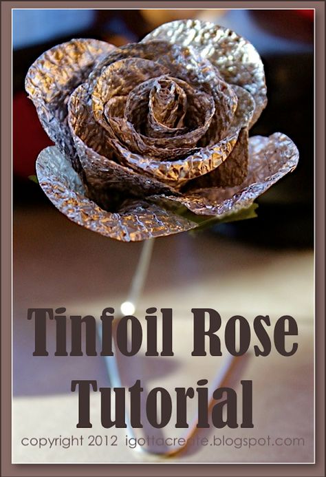 Amazing what you can do with aluminum foil! Lots of tutorials & projects at this site. Tin Projects, Aluminum Foil Crafts, Aluminum Foil Art, Tin Flowers, Aluminum Art, Fleurs Diy, Metal Embossing, Rose Tutorial, Flower Diy