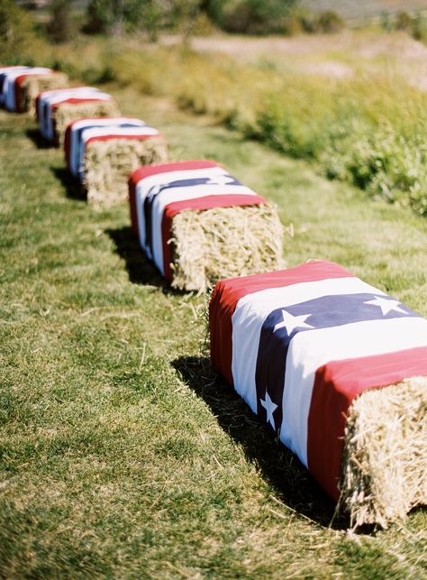 Got extra hay laying around? Dress it up! Cheap way to add some decor to your land party! http://www.homedit.com/simple-4th-of-july-decorations/ 4th Of July Parade, Happy Birthday America, Fourth Of July Decor, Party Table Cloth, July Wedding, American Flags, Hay Bales, Patriotic Party, 4th Of July Celebration