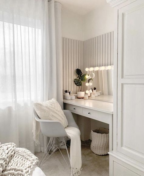 White Room Decor, Dekorasi Kamar Tidur, Redecorate Bedroom, Cozy Room Decor, Room Design Bedroom, Room Makeover Bedroom, Room Makeover Inspiration, Small Room, Cozy Room