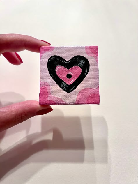 Cute Painting On Small Canvas, Paiting Aesthetic Ideas Easy Love, Small Heart Canvas Paintings, Small Canvas Wall Art, Things To Paint On Heart Shaped Canvas, Small Painting Ideas Mini Canvas For Boyfriend, Small Canvas Love Painting, Painting On A Heart Shape Canvas, Mini Love Paintings