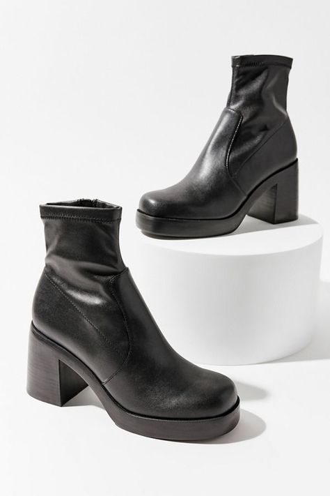 Black Platform Ankle Boots, Steve Madden Platform, Simple Spring Outfits, Fall Boots Outfit, Steve Madden Boots, Platform High Heels, Shoe Inspo, Steve Madden Shoes, Boots Fall