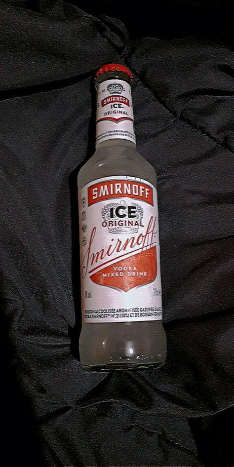 Smirnoff Aesthetic, Ice Smirnoff, Smirnoff Ice Original, Vodka Mixed Drinks, Smirnoff Ice, Smirnoff Vodka, Photo To Video, Mixed Drinks, Beer Bottle