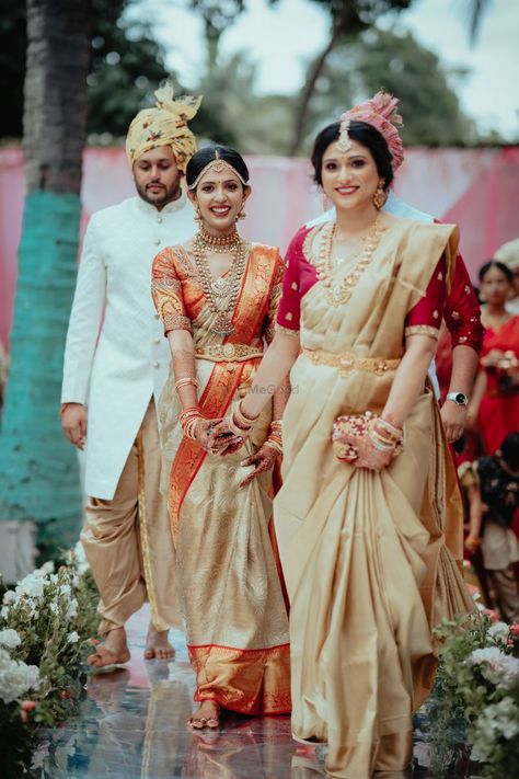 Red Kanjeevaram Saree, Red Saree Wedding, Kerala Wedding Saree, Bangalore Wedding, Indian Things, South Indian Wedding Saree, South Indian Bride Saree, Indian Marriage, Kerala Bride