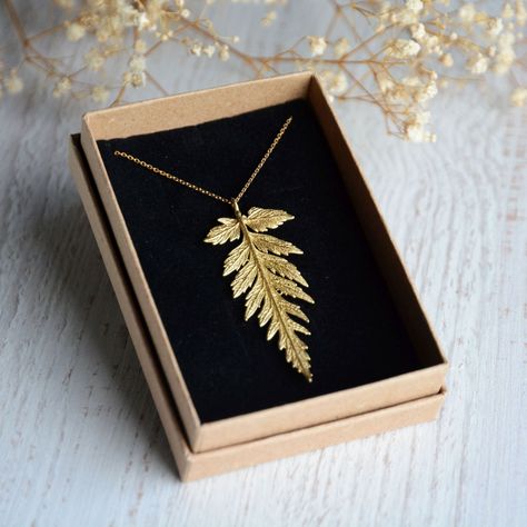 Nature Symbols, Fern Necklace, Flower Projects, Fern Leaf, Jewelry Nature, Gold Leaf Earrings, Ring Inspo, Connection To Nature, Botanical Jewelry