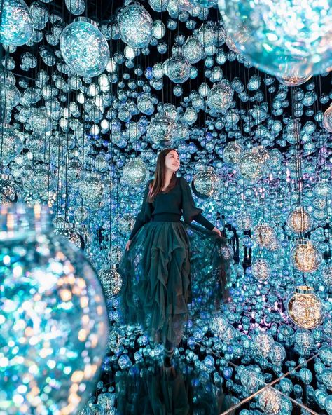 You can get lost in this space . 📸 Photo of the day by haru_photo_i . 📍teamLab Borderless, Tokyo 🫧 . . . #daily_photo_japan #livinginjapan #japan #japantravel #japanwanderlust #japanfun #japantravelguide #japantravelphoto #japantrip #japantraveller #travel #traveller #sightseeing #sightseeingjapan #beautifuljapan #beautiful #beauty #kyoto #kyotojapan #kyototrip #osaka #osakajapan #teamlab Teamlab Borderless Tokyo, Teamlab Tokyo, Teamlab Borderless, Tokyo Photos, Living In Japan, Japan Life, Japan Travel Guide, Osaka Japan, Photo Of The Day