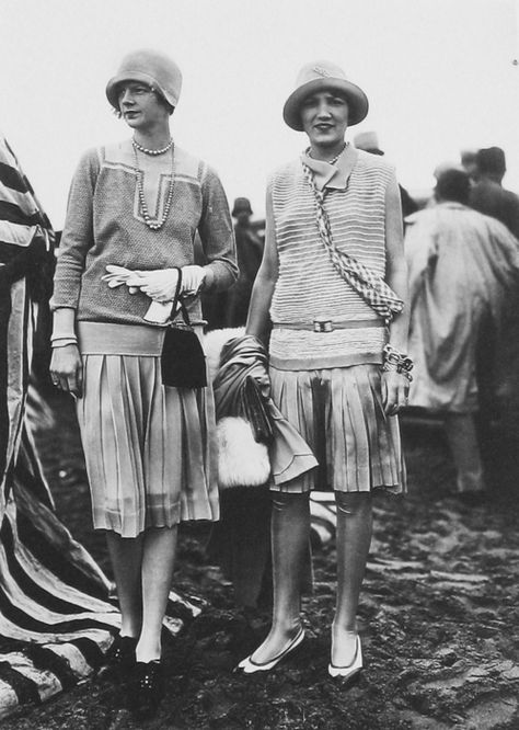 Seebergers 1920s Skirt, 1920s Outfit Ideas, 1920s Outfit, Twenties Dress, Style Année 20, 1920s Women, 1920s Outfits, Jean Patou, 1920 Fashion