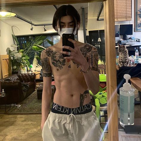 ulzzang boys on Instagram: “Be safe 🥰 follow @kkbboys for more 😍 . #ulzzang #ulzzanggirl #koreanulzzang #ulzzangfashion #ulzzangcouple #ulzzangasia #ulzzangstyle…” Tattoo Inspiration Men, Boy Tattoos, Boy And Girl Best Friends, Ulzzang Fashion, Ulzzang Boy, Be Safe, Instagram Models, Korean Men, Asian Boys