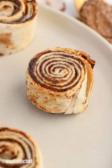 Keto Cinnamon Rolls Tortillas Air Fryer, Tortilla Cinnamon Roll Bites Air Fryer, Tortilla Cinnamon Roll Bites Recipe, Low Carb Cinnamon Rolls With Tortilla, Low Carb Tortilla Dessert Recipes, Cinnamon Egglife Wrap Recipes, Protein Cinnamon Rolls Healthy, Cinnamon Tortilla Roll Ups, Sweet Tortilla Recipes