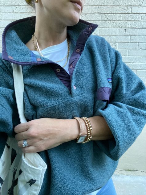 Patagonia Fleece Fits, Patagonia Office Outfit, Quarter Zip Patagonia, Big Fleece Outfit, Patagonia Sweatshirt Outfit, Patagonia Retro Pile Fleece Outfit, Vintage Patagonia Outfit, Vintage Patagonia Clothing, Fleece Vest Outfit Aesthetic