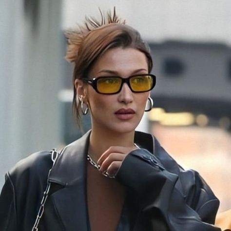 Bella Hadid Aesthetic, Bella Hadid Outfits, Bella Hadid Style, Hadid Style, Treat People, Models Off Duty, Fashion And Style, Jeans Boyfriend, Bella Hadid