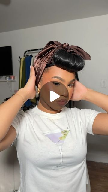 Kamryn on Instagram: "Overnight blowouts >>>   #heatlesscurls #hairtutorial #hairroutine" Overnight Blowout Hair Heatless, Heatless Blowout Overnight, How To Do Heatless Curls Overnight, Overnight Blowout Hair, Heatless Curls Overnight, Overnight Curls, Mixed Curly Hair, Curly Ponytail, Heatless Curls