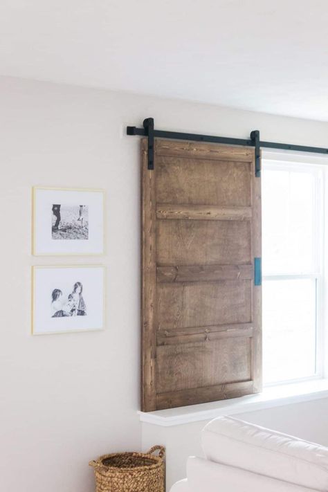 DIY: Shiplap Electric Fireplace with Built-In Bookshelves - Free and Unfettered Barn Door Window Covering, Country Farmhouse Decor Kitchen, Ranch Style Decor, Window Coverings Diy, Diy Modern Farmhouse, Farmhouse Barn Door, Fireplace Feature Wall, Barn Door Window, Door Window Covering