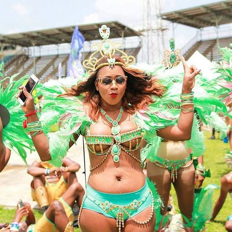 On the road for #cropover2016  Photo by @thedreamereli. Caribana Outfit, Caribana Costume, Carribean Carnival Costumes, Carnival Outfit Carribean, Jamaica Carnival, Caribbean Carnival Costumes, Carnival Dancers, Carnival Fashion, Carnival Girl