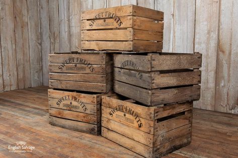 Vintage Wooden Crates, Vintage Crates, Vegetable Crates, Crate Ideas, Girls Wall Decor, Apple Crates, Shipping Crates, Apple Boxes, Fruit Crate