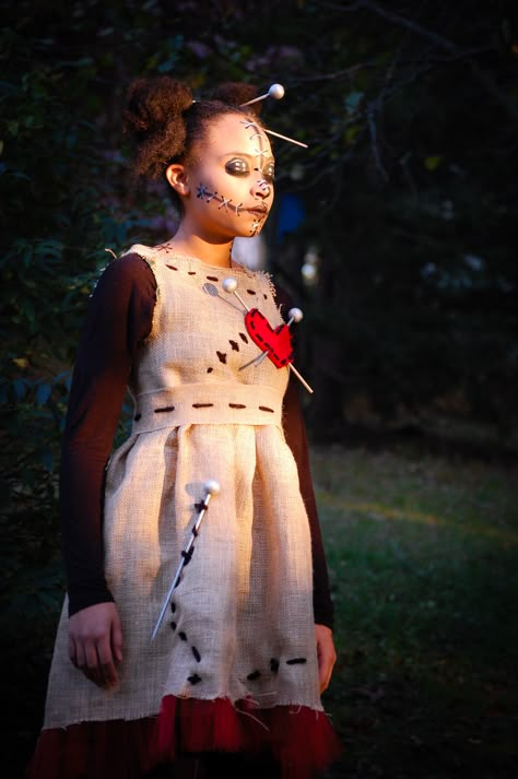 DIY Voodoo Doll Costume Makeup Voodoo Doll Halloween Costume Diy, Make Voodoo Doll, Voodoo Doll Costume Makeup, Voodoo Doll Costume Diy, Vodoo Costumes Diy, Doll Costume Makeup, Diy Voodoo Doll, Voodoo Doll Halloween Costume, Diy Voodoo Doll Costume