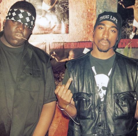 Tupac Poster, Biggie Tupac, 2pac And Biggie, 90’s Hip Hop, 90s Rappers Aesthetic, Tupac And Biggie, 90s Rappers, Tupac Pictures, Biggie Smalls