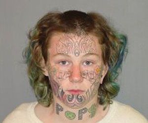 21 Good Reasons to Get a Face Tattoo Bad Face Tattoos, Scared Straight, Tattoos Gone Wrong, Funny Mugshots, Tattoo Mistakes, Face Tattoos For Women, Tattoo Dress, Epic Tattoo, Facial Tattoos