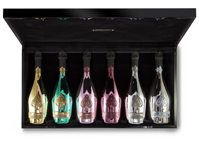 Armand de Brignac La Collection (6 x 75cl) Also know as the "Ace of Spades" --Price £3,500.00   An exclusive and stunning limited edition Armand de Brignac presentation. Shipped in a polished black Armand de Brignac wooden case, the La Collection set =  1 x Armand de Brignac Brut Gold 75cl, 1 x Armand de Brignac Brut Gold - Green Bottle 75cl, 1 x Armand de Brignac Rose 75cl, 1 x Armand de Brignac Demi-Sec 75cl, 1 x Armand de Brignac Blanc de Blancs 75cl, 1 x Armand de Brignac Blanc de Noirs 75cl Ace Of Spades Champagne, Wine Store Design, Bartender Recipes, Armand De Brignac, Luxury Brand Packaging, Champagne Campaign, Champagne Collection, Pretty Alcoholic Drinks, Luxury Gifts For Men