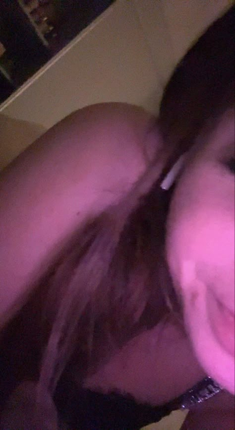 Fake Girlfriend Snaps No Face Night, Half Face Photo, Fake Selfie Snapchat No Face, Full Face Snap Ideas, Fake Snap Girlfriend No Face, Fake Snap Pics Brunette, Brunette Half Face Snap, Girl Half Face, Face Snap