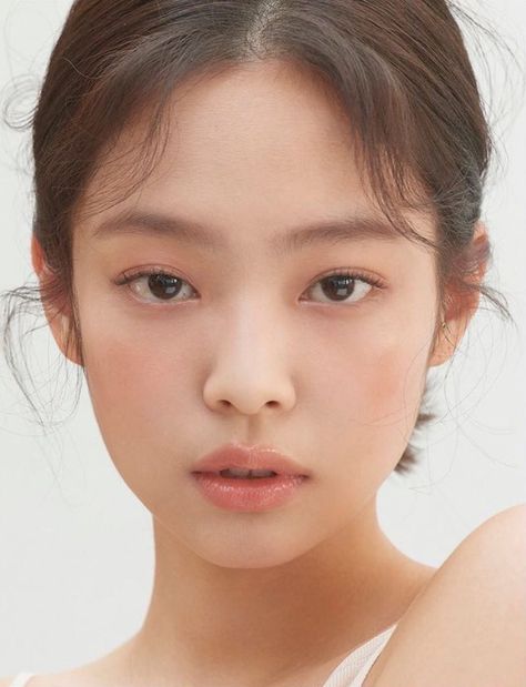 jennie cam on Twitter: "… " Korean Natural Makeup, Braut Make-up, Maquillaje Natural, Asian Makeup, Korean Makeup, Blackpink Jennie, Simple Makeup, Makeup Inspo, Maquillaje De Ojos