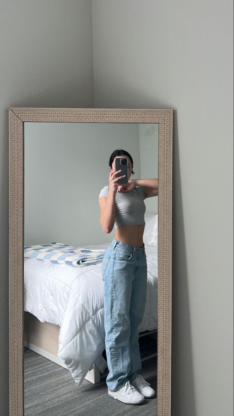 Full Body Mirror Poses, Floor Mirror Pics, Mirror Selfie Full Body Poses, Full Body Mirror Selfie Poses, Full Body Mirror Selfie, Full Body Pics, Selfies Ideas, Full Mirror, Long Mirror