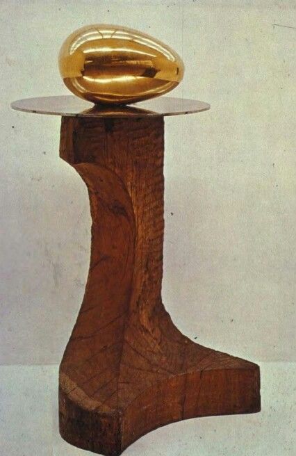 Brancusi - The Beginning of the World - 1924 Constantine Brancusi, Brancusi Sculpture, Constantin Brâncuși, Romanian Art, Constantin Brancusi, Istoria Artei, 1920s Style, Art Folder, Light Works