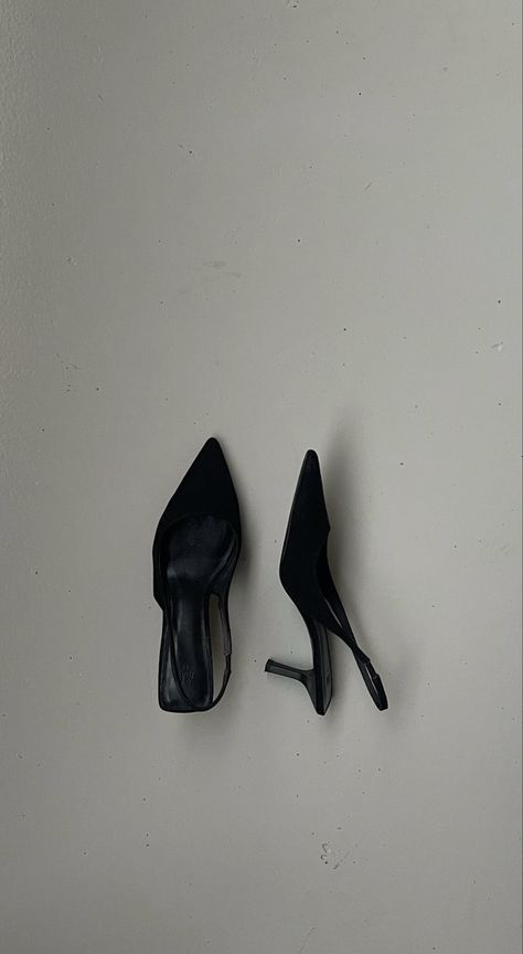 Pretty & simple H&M heels 2024 Diary, H&m Heels, Aesthetic Gallery, Christmas List, Black Heels, H&m, Instagram Photos, Lifestyle, Photo And Video