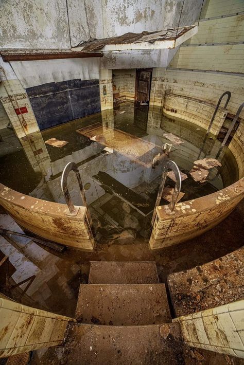 Sunken Boats, Flooded Basement, County Wicklow, Bottom Of The Ocean, Fear Of The Unknown, Sculpture Park, Lake Superior, Water Crafts, Abandoned Places