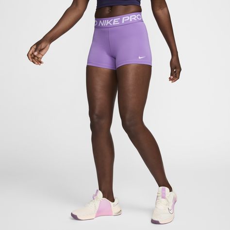 Purple Nike Pros, Nike Pros Outfit Aesthetic, Nike Workout Outfits, Nike Clothes Women, Nike Pro Outfits, Nike Pros Outfit, Nike Pro Shorts Outfit, Nike Volleyball Shorts, Nike Pro Outfit