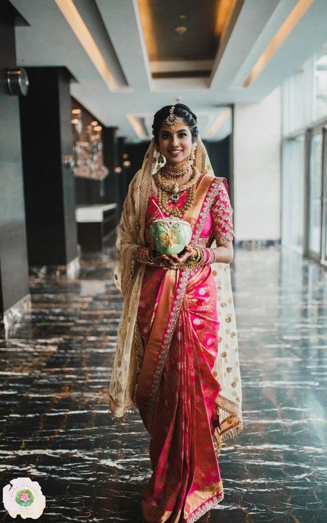 Telugu Bride inspiration I Best Photographer In Hyderabad Gold Kanjeevaram Saree, Wedding Cermony, Indian Wedding Sari, South Indian Bride Saree, South Indian Bridal Jewellery, Lehenga Designs Simple, Desi Wedding Decor, Telugu Wedding, Wedding Sari