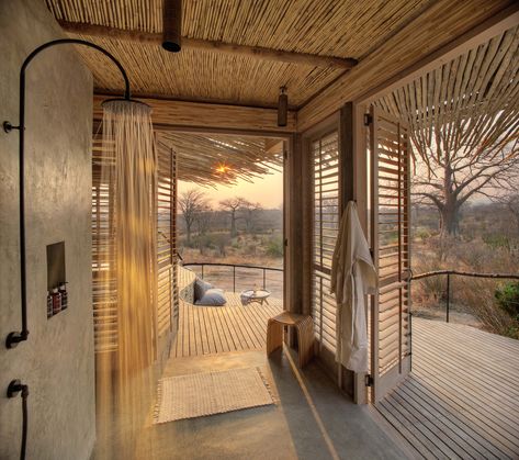 Gallery of Jabali Ridge Lodge / Nicholas Plewman Architects - 5 Safari House, African Lodge, Lodge Bedroom, Micro Homes, Bush Lodge, Lodge Ideas, Luxury Safari Lodge, Luxury Cabins, Lodge Design