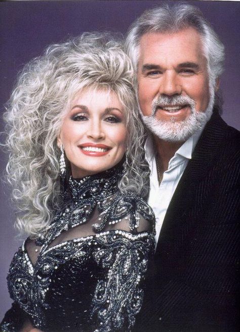 Dolly Parton & Kenny Rogers)  http://abcnews.go.com/GMA/video/kenny-rogers-dolly-parton-reunite-duet-20287552 Dolly Parton And Kenny Rogers, Dolly Parton Kenny Rogers, Kenny Rogers, Country Music Artists, Film Stars, Rock N’roll, Country Music Stars, Country Music Singers, Country Artists