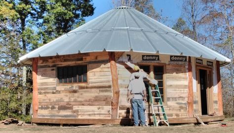 Octagon Cabin, Diy Yurt, Wooden Yurts, Cabins In West Virginia, Building A Yurt, Round Homes, Diy Log Cabin, Log Cabin Rentals, Pallet Building