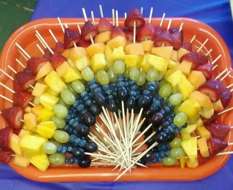 Fruit Salad On A Stick, Fruit Skewer Display Ideas, Fruit On Skewers Sticks, Fruit On Stick Ideas, Fall Fruit Skewers, Fruit Cabob, Fruit Sticks Ideas, Fruit Screwers, Charcuterie On A Stick