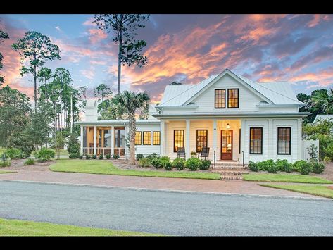 Palmetto Aesthetic, Palm Harbor Homes Vintage Farmhouse, Palmetto Bluff House Plans, Palmetto State Armory, Palmetto Bluff Homes, The Montage Palmetto Bluff, Zero Entry Pool, Spanish Projects, Palmetto Bluff